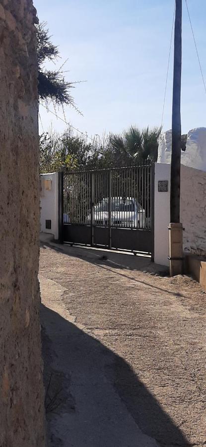 Cortijo Ferre, A Los Pies Del Castillo La Atalaya De Nijar Luaran gambar