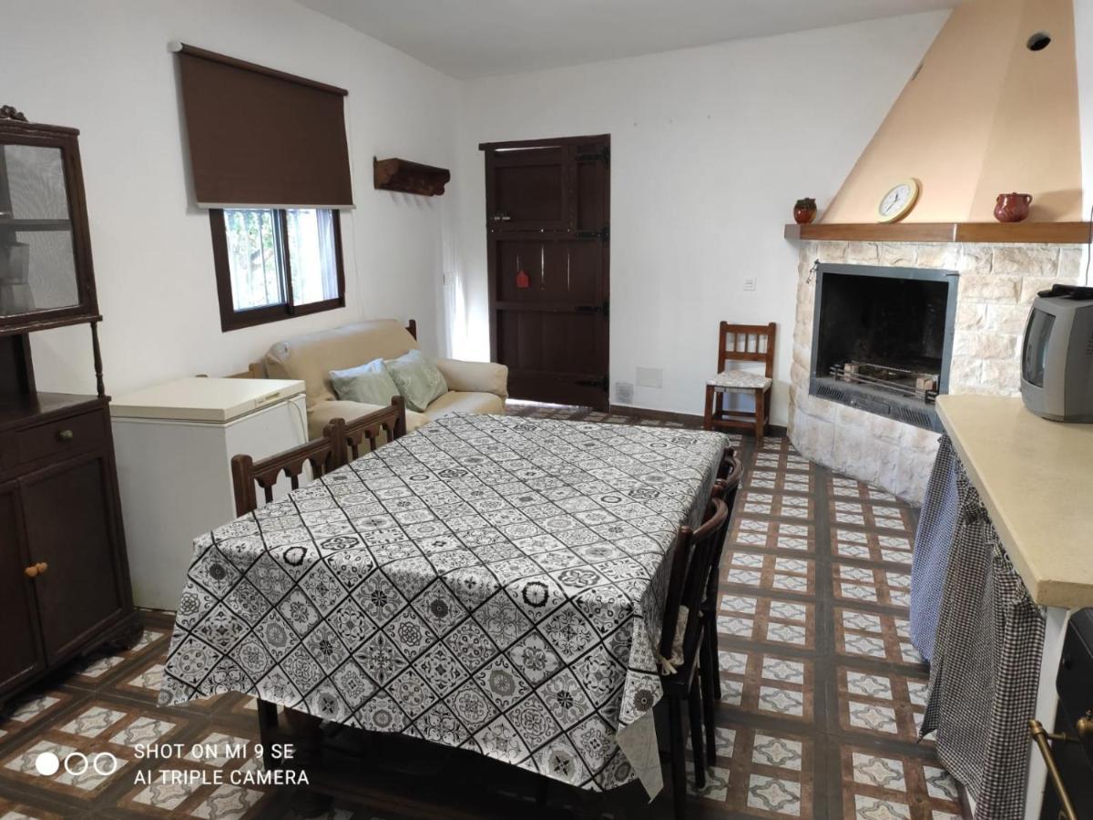 Cortijo Ferre, A Los Pies Del Castillo La Atalaya De Nijar Luaran gambar